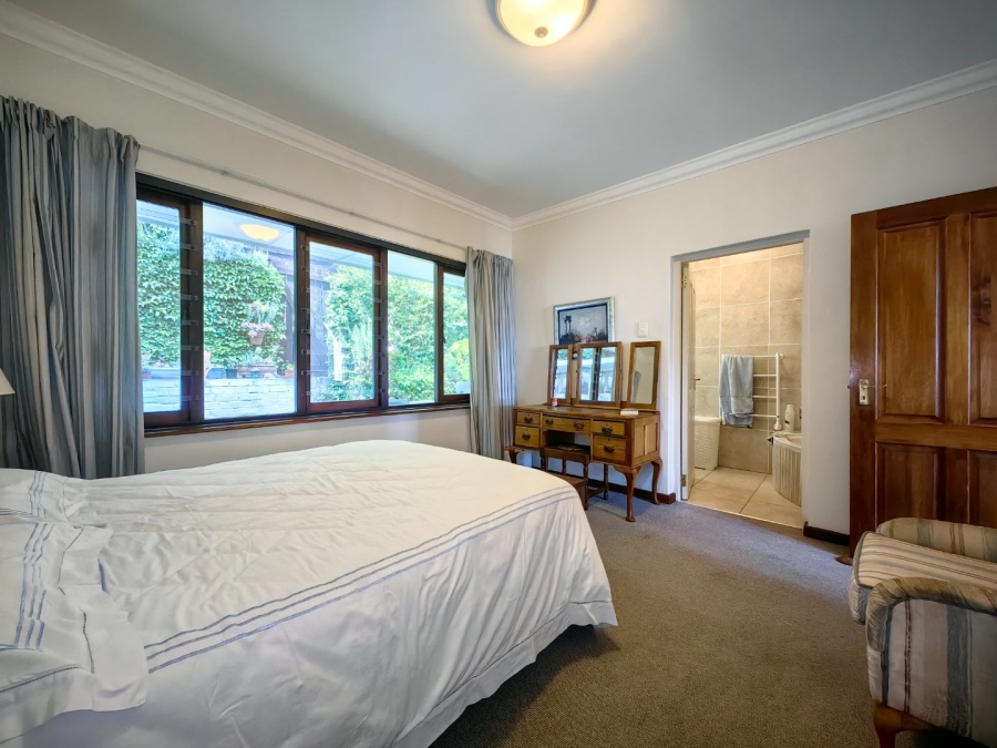 To Let 3 Bedroom Property for Rent in Gordons Bay Village Western Cape